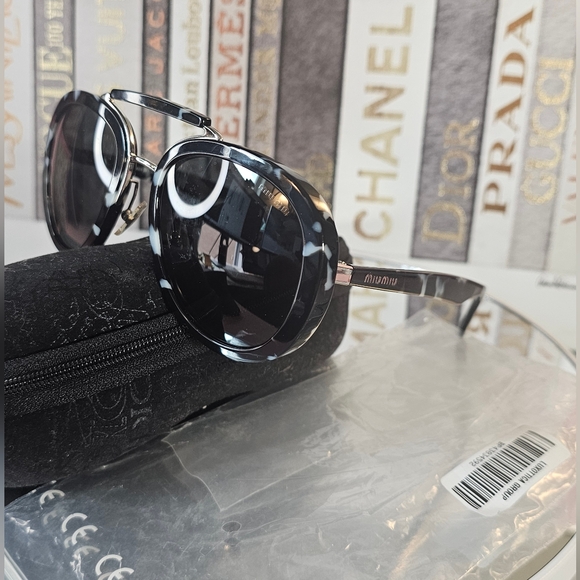 🕶️Miu Miu NWOT SMU 05V Black Havana Aviator Sunglasses 53mm Italy ✨ - Picture 6 of 13